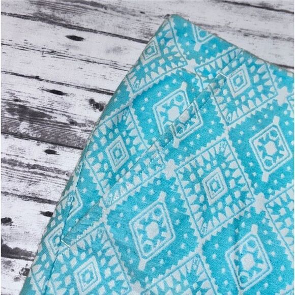 Southern Tide Alice Ikat Jacquard Shorts - Picture 5 of 11